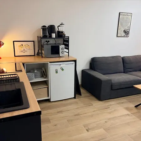 Διαμέρισμα Cozy And Bright 2 Bedrooms Outdoor Courtyard *